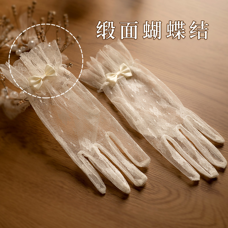Guantes Vintage de Encaje con  - Women Fashion Photoshoot reseña y precio