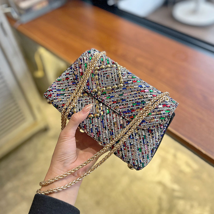 Bolso de mano con tachuelas de - Women Fashion Dress Names reseña y precio